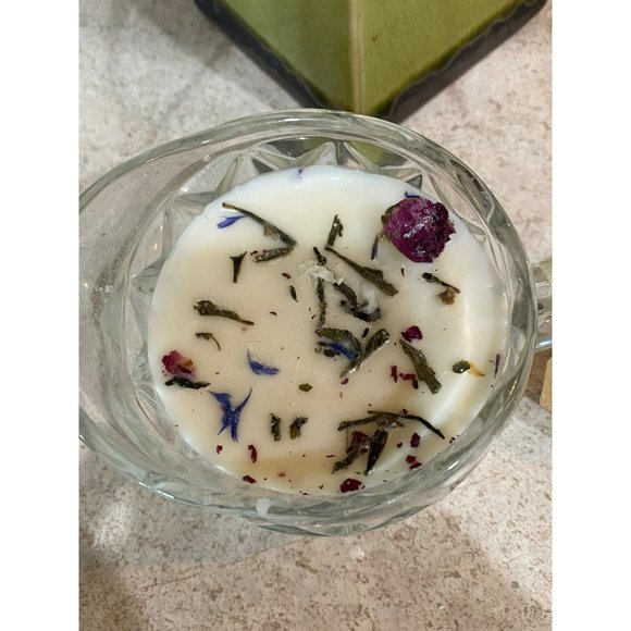 Handmade Ghoul Gasm Handmade Candle - Red Berries, Sage, & Bergamot - Picture 4 of 5